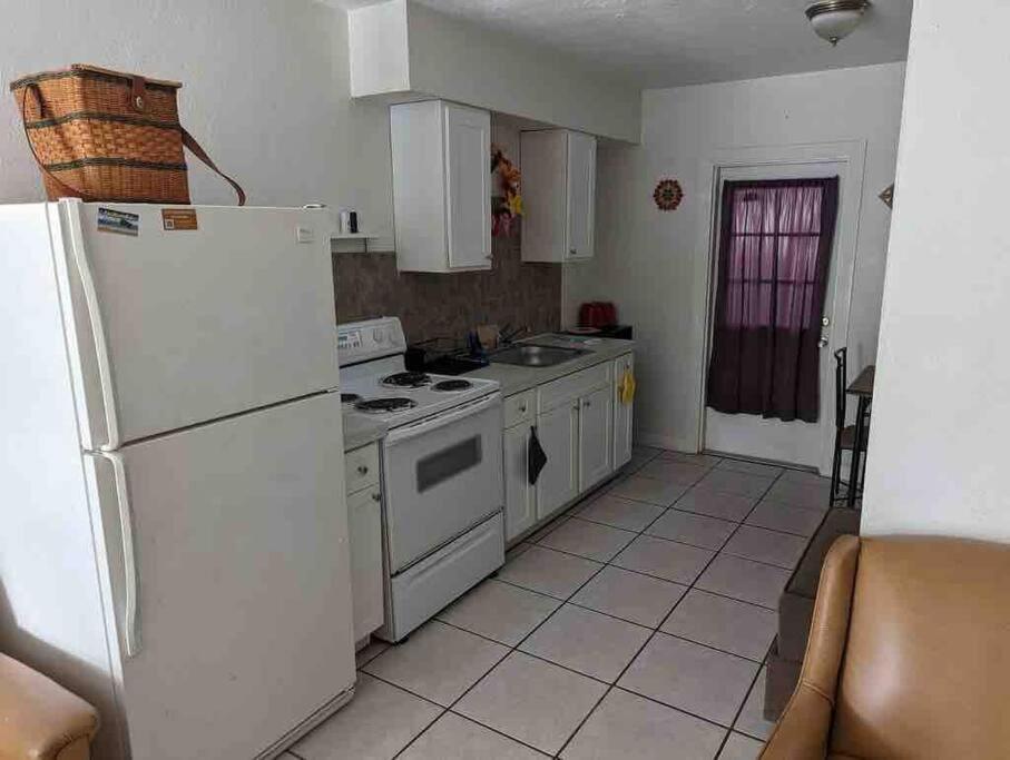 Private One-Bedroom 13-Directly Across From Beach セント・ピート・ビーチ エクステリア 写真