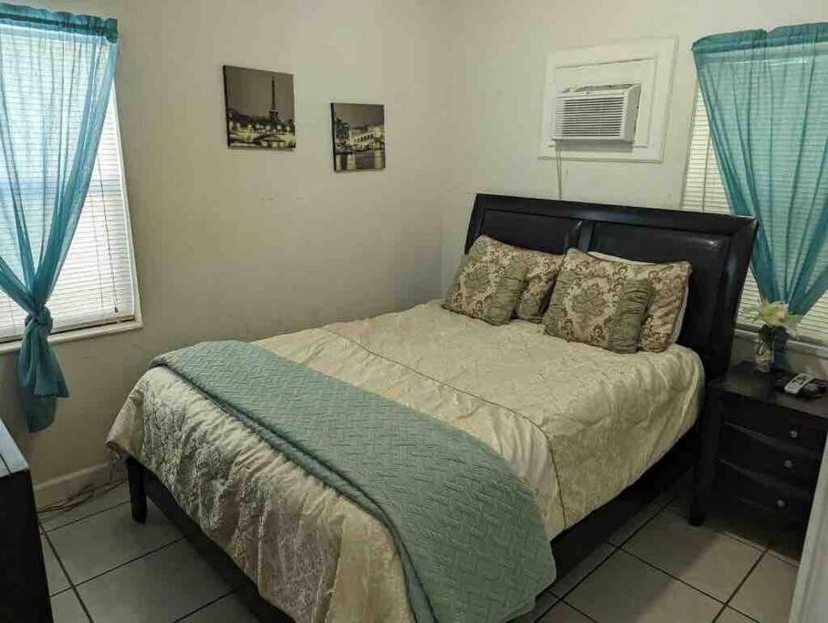 Private One-Bedroom 13-Directly Across From Beach セント・ピート・ビーチ エクステリア 写真