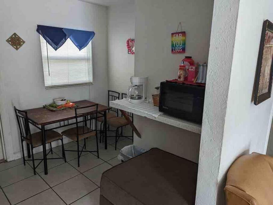Private One-Bedroom 13-Directly Across From Beach セント・ピート・ビーチ エクステリア 写真